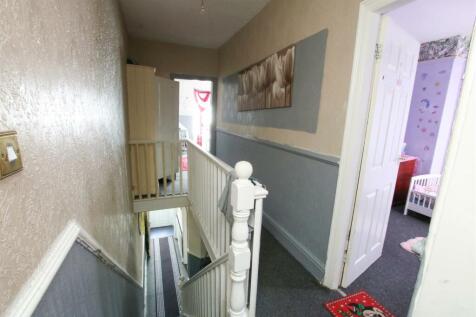FIRST FLOOR GALLERIED LANDING