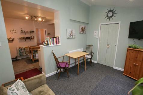 GARDEN ROOM / INFORMAL LOUNGE