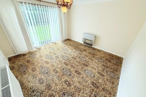 BEDROOM/ RECEPTION ROOM
