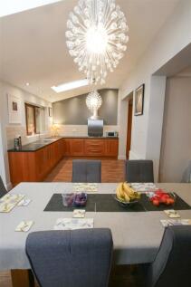 OPEN PLAN LIVING DINING KITCHEN