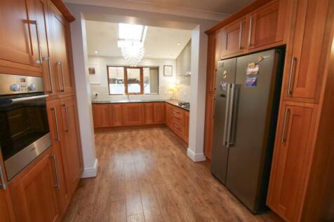 OPEN PLAN LIVING DINING KITCHEN