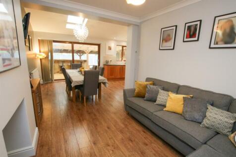 OPEN PLAN LIVING DINING KITCHEN