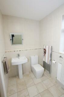 EN SUITE SHOWER ROOM
