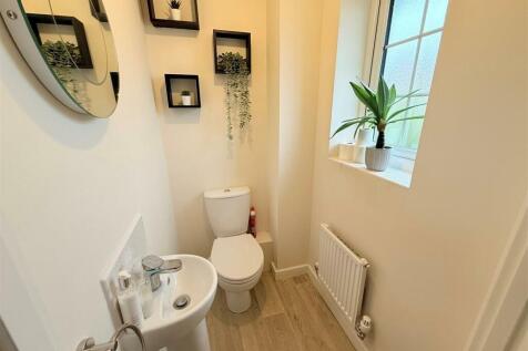 GROUND FLOOR W/C
