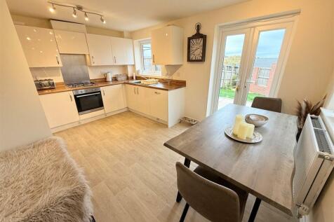 OPEN PLAN DINING KITCHEN