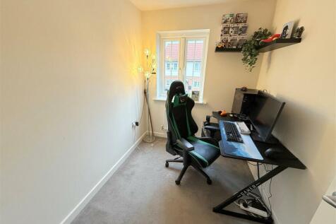 BEDROOM 3