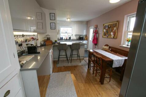 OPEN PLAN DINING KITCHEN