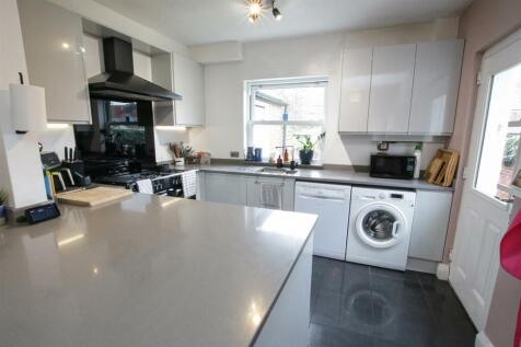 OPEN PLAN DINING KITCHEN