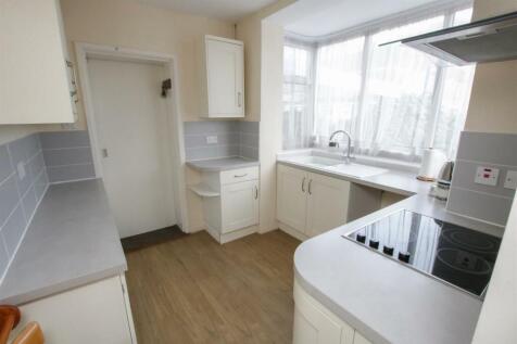 FITTED KITCHEN