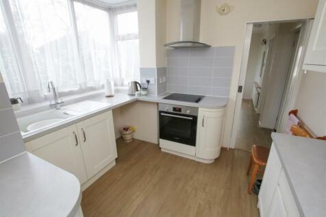 FITTED KITCHEN