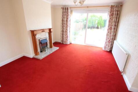 OPEN PLAN LOUNGE &amp; DINING ROOM