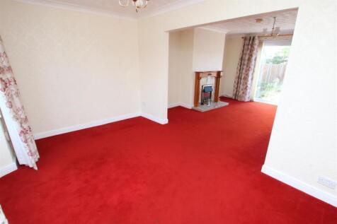 OPEN PLAN LOUNGE &amp; DINING ROOM