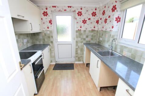 FITTED KITCHEN