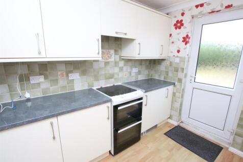 FITTED KITCHEN