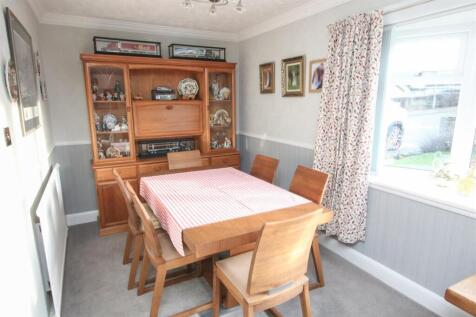 &#39;L&#39; SHAPED OPEN PLAN LOUNGE &amp; DINING ROOM