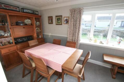 &#39;L&#39; SHAPED OPEN PLAN LOUNGE &amp; DINING ROOM