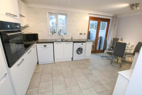 OPEN PLAN DINING KITCHEN