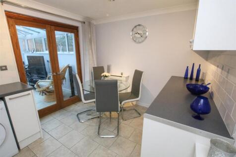 OPEN PLAN DINING KITCHEN