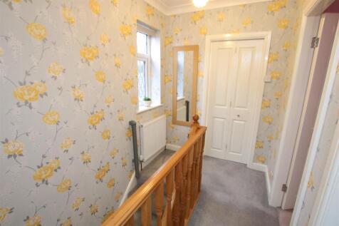FIRST FLOOR LANDING
