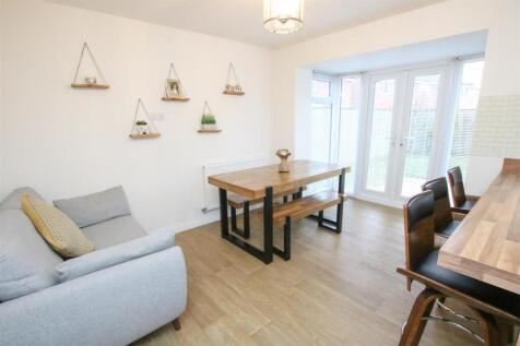 OPEN PLAN LIVING DINING KITCHEN