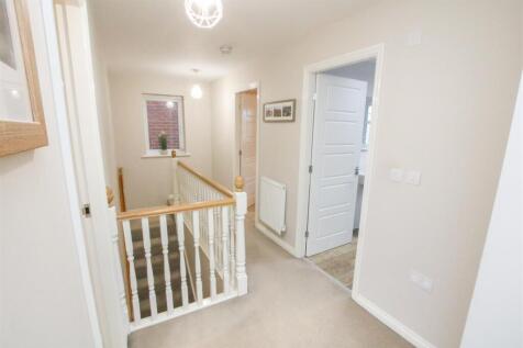 FIRST FLOOR LANDING