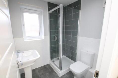 EN SUITE SHOWER ROOM