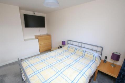 BEDROOM 1 - FRONT
