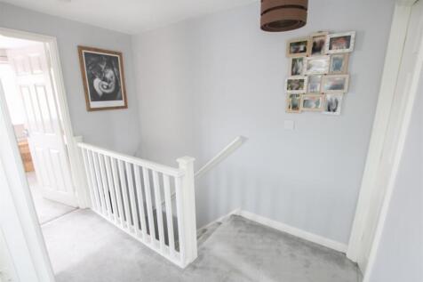 FIRST FLOOR LANDING