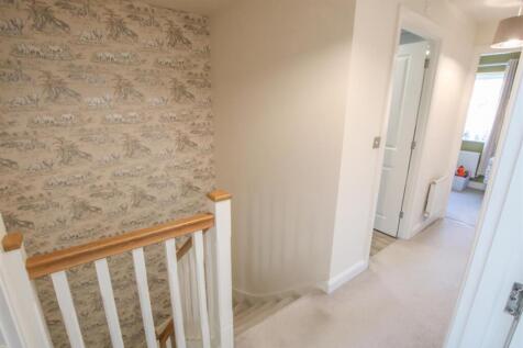 FIRST FLOOR LANDING