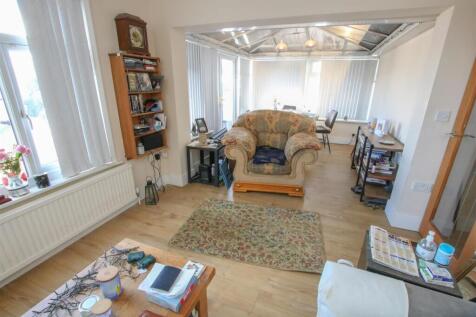 OPEN PLAN LIVING DINING GARDEN ROOM