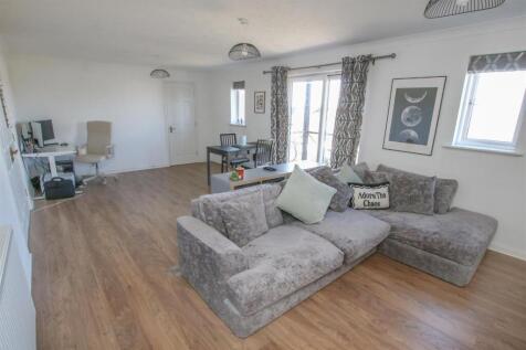 OPEN PLAN LIVING DINING ROOM