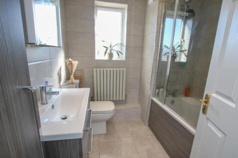 CONTEMPORARY BATHROOM