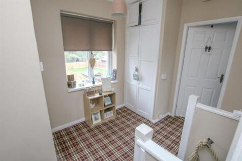 FIRST FLOOR LANDING