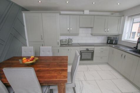 OPEN PLAN DINING KITCHEN