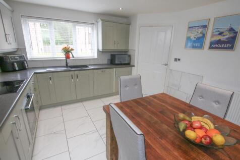 OPEN PLAN DINING KITCHEN