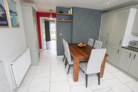 OPEN PLAN DINING KITCHEN