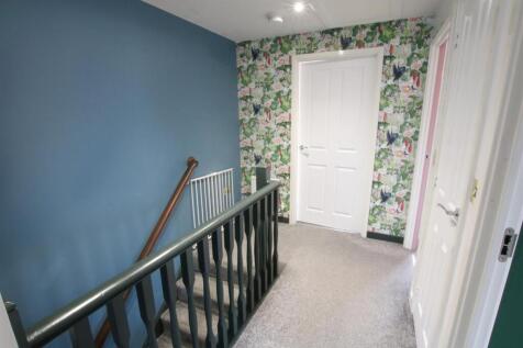 FIRST FLOOR LANDING