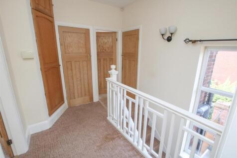 FIRST FLOOR LANDING