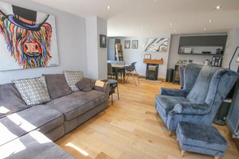 LARGE OPEN PLAN LIVING/ DINING/ KITCHEN