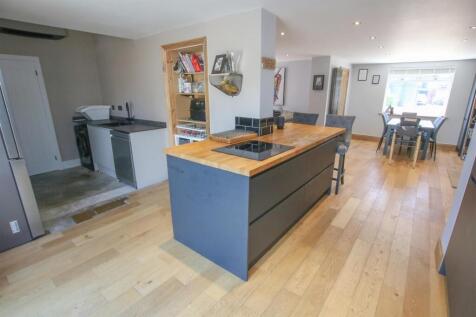 LARGE OPEN PLAN LIVING/ DINING/ KITCHEN
