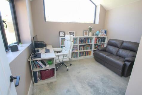 GROUND FLOOR OFFICE / BEDROOM 4