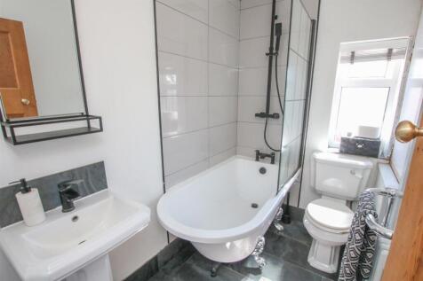 HOUSE BATHROOM