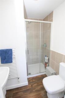 EN SUITE SHOWER ROOM