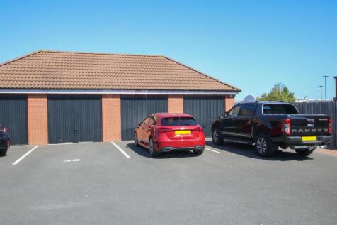 DETACHED GARAGE