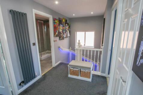 FIRST FLOOR LANDING