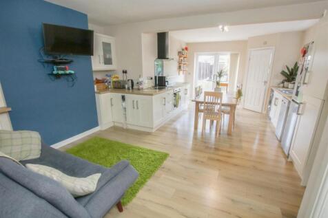 OPEN PLAN LIVING DINING KITCHEN
