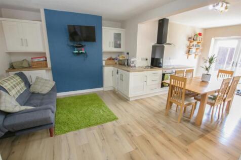 OPEN PLAN LIVING DINING KITCHEN