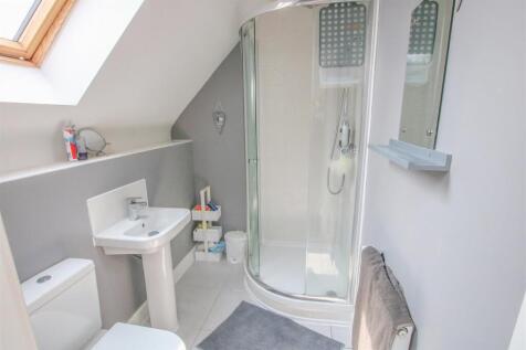 EN SUITE SHOWER ROOM