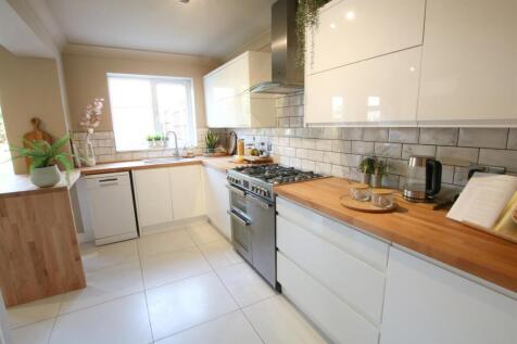 EXTENDED BREAKFAST KITCHEN