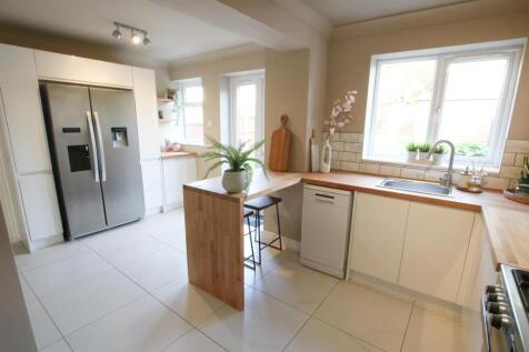 EXTENDED BREAKFAST KITCHEN